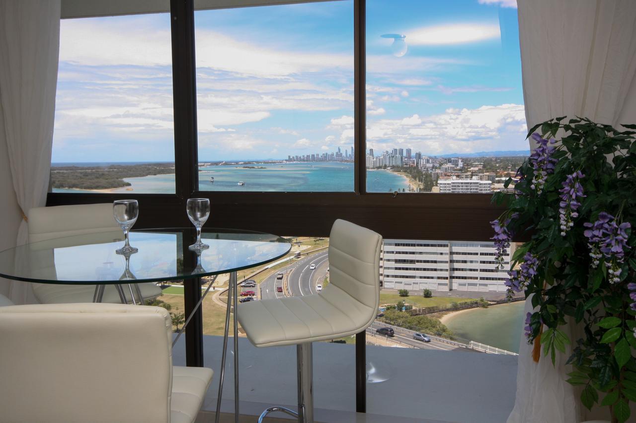 Broadwater Shores Waterfront Apartments Gold Coast Exterior foto